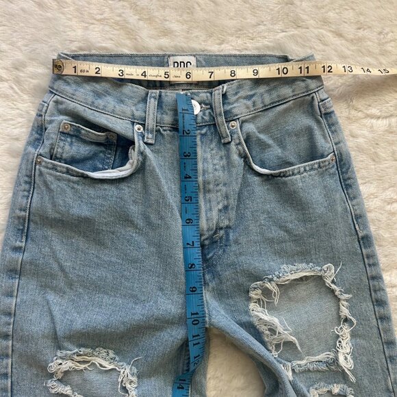 BDG Urban Outfitters Baggy Boyfriend Light Wash Distressed Jeans Size 24 - Picture 2 of 5